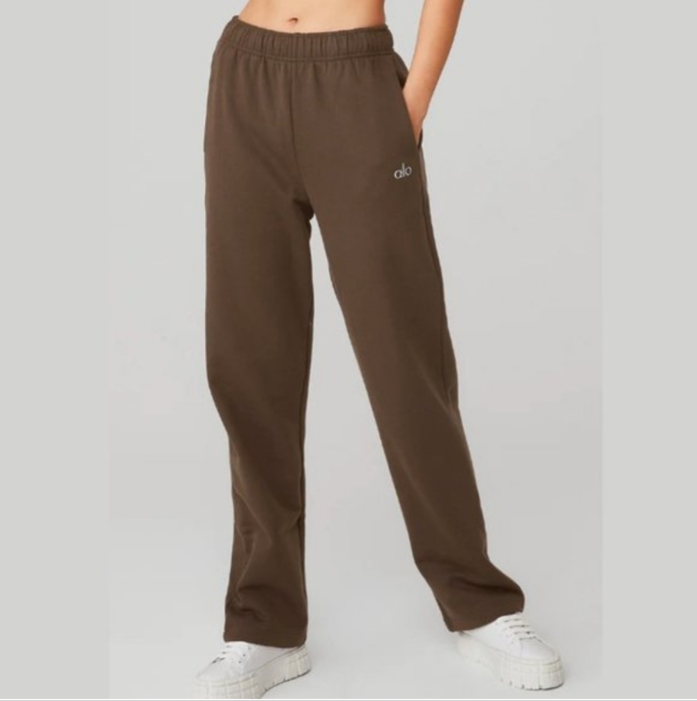 ALO Yoga Straight Leg Pants in Brown